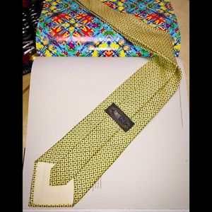 👔 FN Yellow & Black Patterned 100% Silk Tie 👔